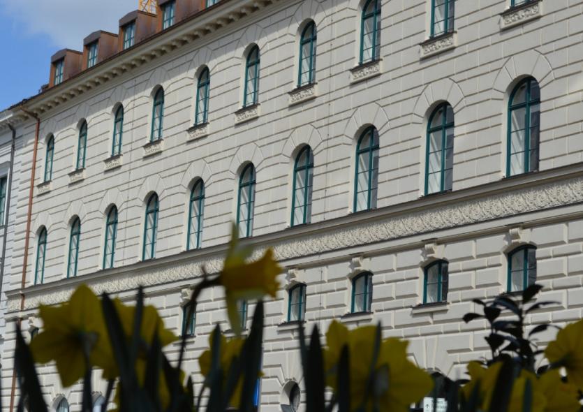 PaX-Kastenfenster mit geschlossener Brüstungsfuge im Stadtpalais München