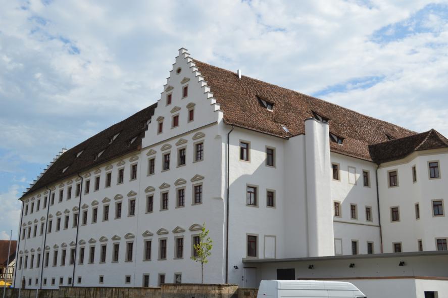 Installation von PaXretro58 fenstern aus Fichte in Diözese Rottenburg