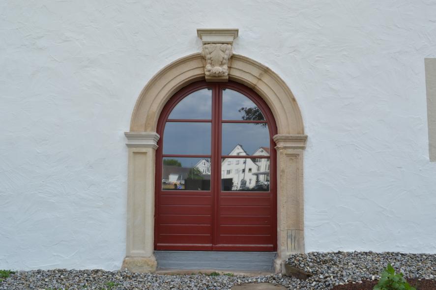 Installation von PaXretro58 fenstern aus Fichte in Diözese Rottenburg Tür