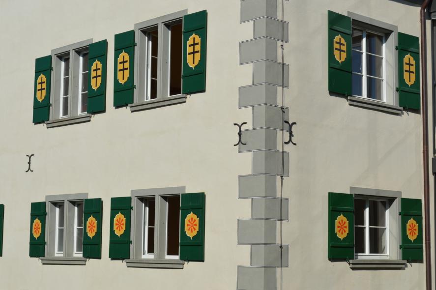 Ehemaliges Spital mit PaXretro58 aus Eukalyptus ausgestattet Eckansicht