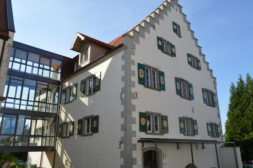 Ehemaliges Spital mit PaXretro58 aus Eukalyptus ausgestattet