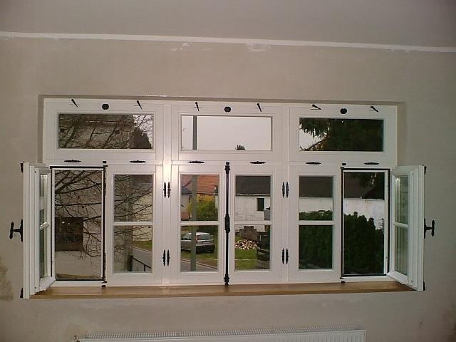 Ehemalige Hofanlage mit PaXpur58 Holzfenstern in Heidenrod Innenansicht geöffnet