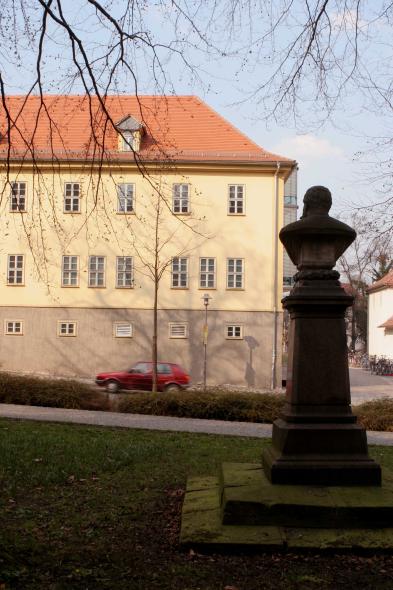 Ehemaliger Fürstenkeller mit PaX-Verbundfenstern aus Kiefer in Jena