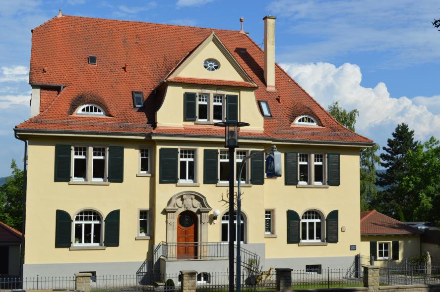 PaXretro58 aus Eukalyptus in ehemaligem Forsthaus in Rottenburg installiert 