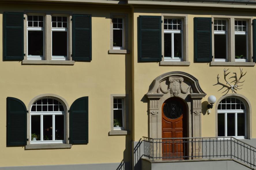 PaXretro58 aus Eukalyptus in ehemaligem Forsthaus in Rottenburg installiert 