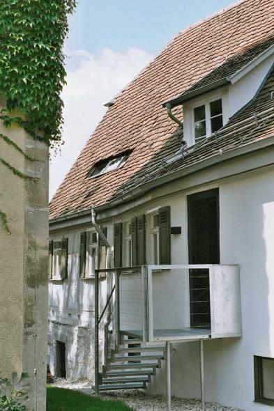 Fachwerkgebäude Bindhof in Metzingen mit Kastenfenstern von PaX aus Kiefer
