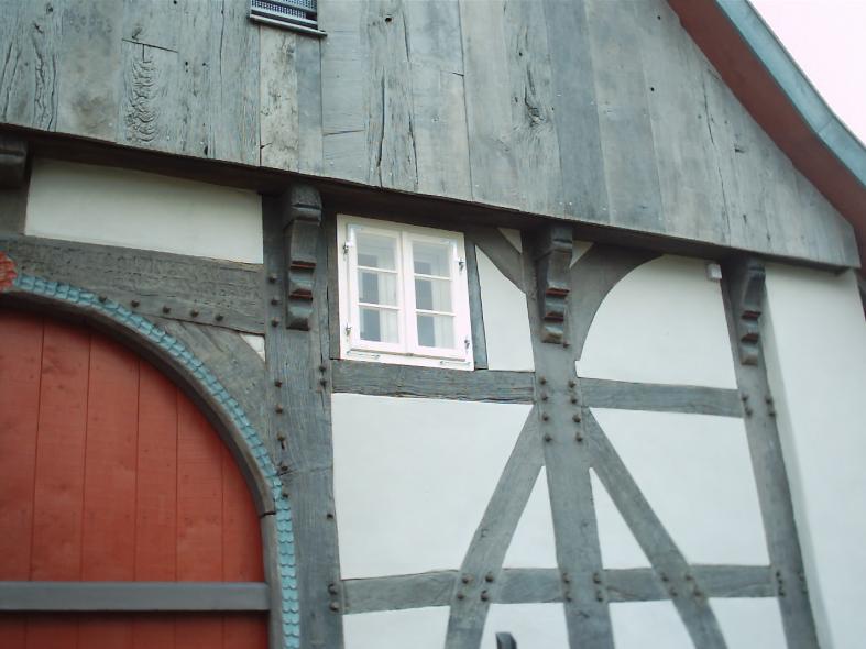 Einbau denkmalgerechter Kastenfenster aus Kiefer in Bad Salzuflen im Fachwerk