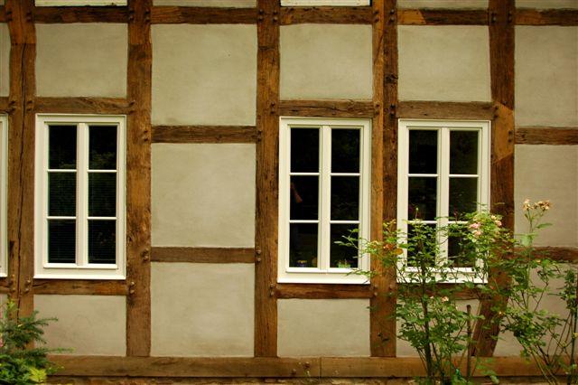 Fachwerkhaus mit PaXretro58 Fenstern aus Kiefer in Vlotho Nahaufnahme