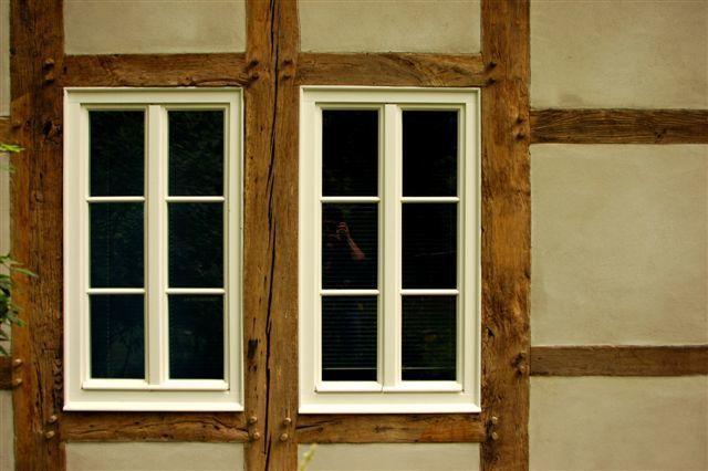 Fachwerkhaus mit PaXretro58 Fenstern aus Kiefer in Vlotho Nahaufnahme