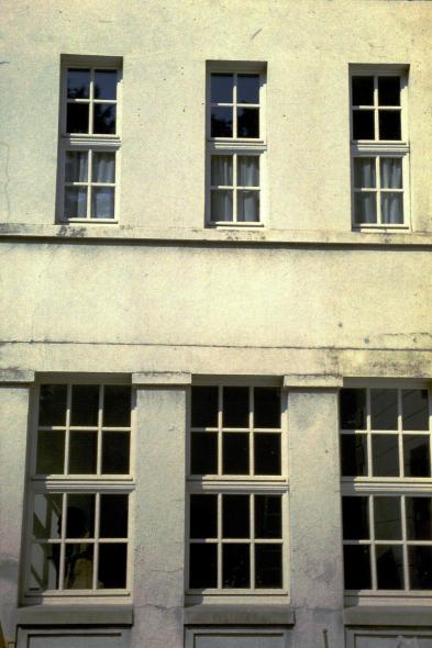 Rekonstruierte Denkmalfenster für Haus Freiheit in Düsseldorf