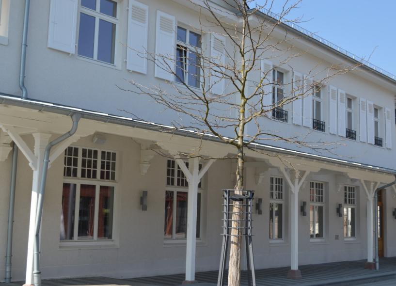 Historischer Bahnhof in Bad Soden mit neuen PaXretro68 Fenstern und Türen ausgestattet