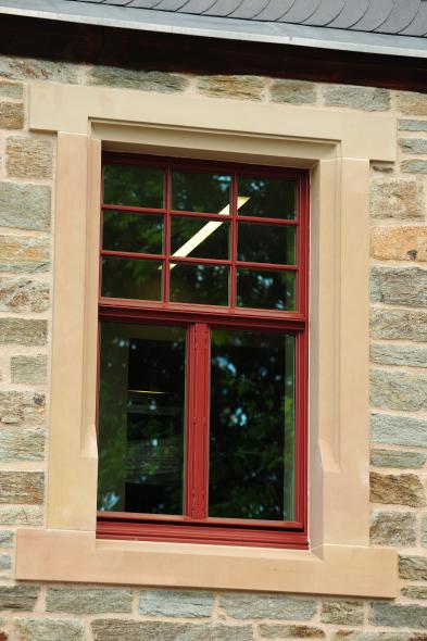 PaXretro78 Fenster aus Kiefer für historischen Bahnhof in Oberursel Nahaufnahme