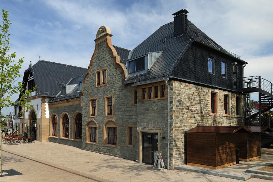 PaXretro78 Fenster aus Kiefer für historischen Bahnhof in Oberursel 