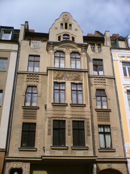 Contur68 Holzfenster aus Kiefer für Jahrhundertwendehaus in Köln