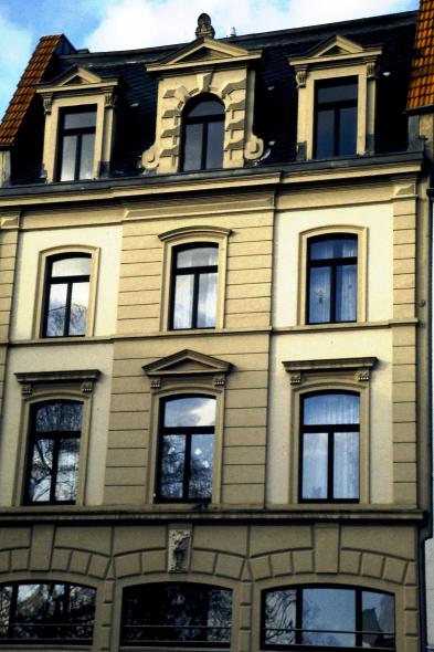 Rekonstruktion der Fenster in einem Jahrhundertwendehaus in Köln