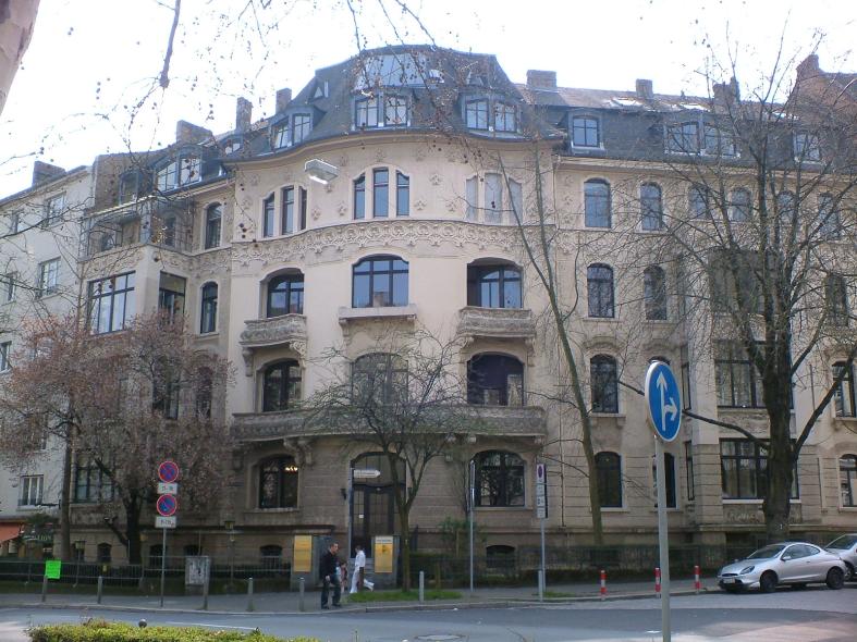 Denkmalgerechte PaXcontur68 Fenster mit Schallschutz in Wiesbaden