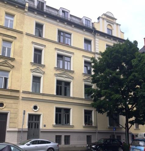 Jahrhundertwendehaus mit PaXretro68 Fenstern aus Kiefer in Kidlerstraße in München