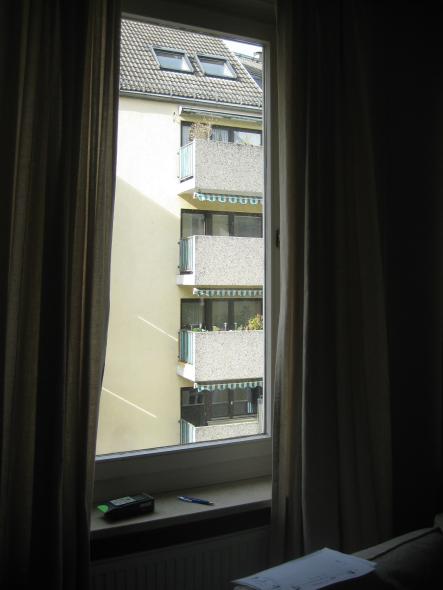 Neue PaXpur58 Fenster für jahrhundertwendehaus in München vorher Innenansicht