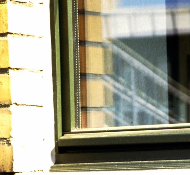 Kleinindustriegebäude mit Contur68 Fenstern aus Kiefer in Köln