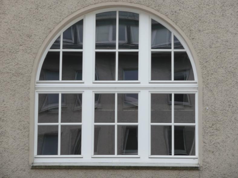 PaXretro68 Eukalyptusfenster für Rathaus in Remscheid Rundbogenfenster