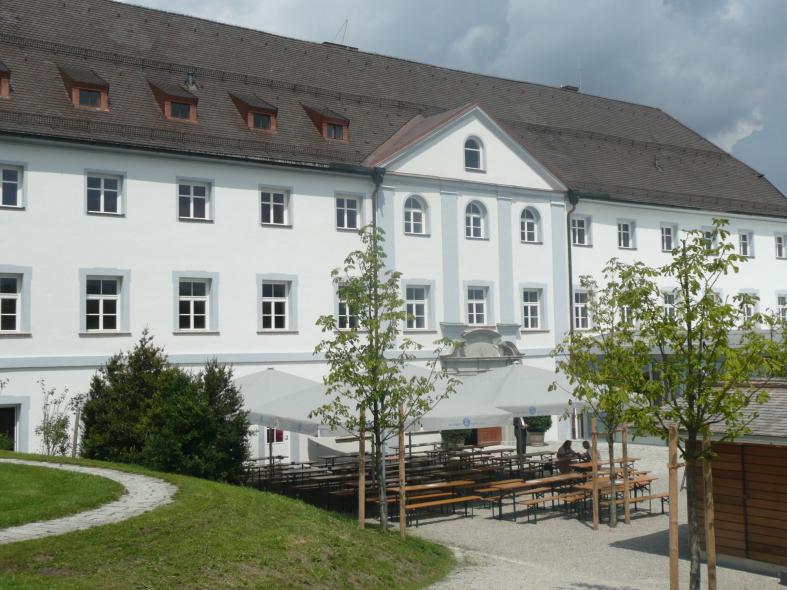 PaXretro58 Holzfenster aus Kiefer für Schlosshotel Herrenchiemsee