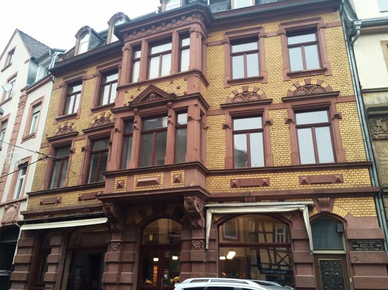 Stadthaus aus der Neorenaissance von 1898 mit PaXcontur68 aus Eukalyptus in Aschaffenburg 