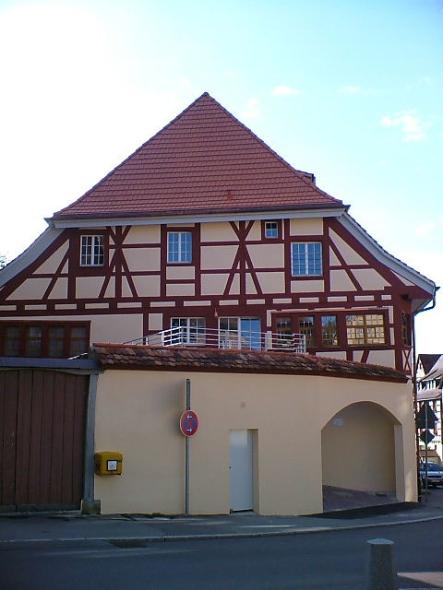 Stadthaus mit denkmalgerechten PaXretro58 Fenstern aus Kiefer in Überlingen