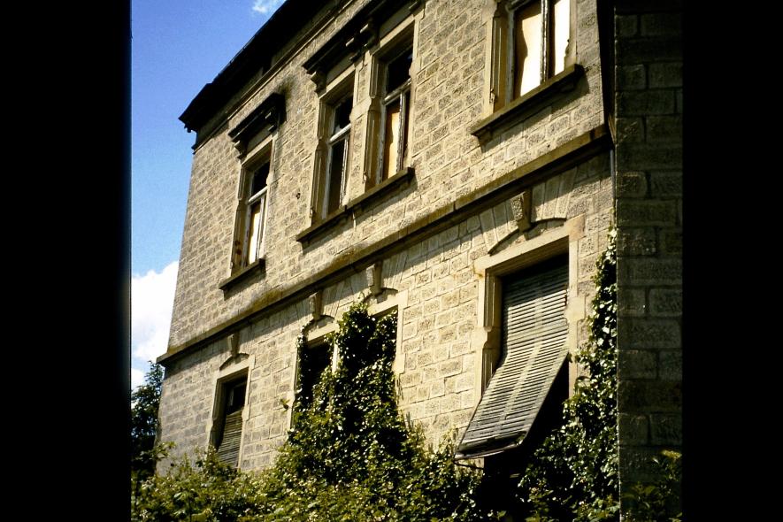 Einbau von historisierenden Fenstern in Villa Dupuis in Waldböckelheim