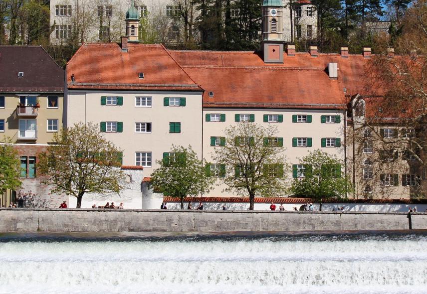 Ehemaliges Kloster Landsberg aus 1500 mit PaX Kastenfenstern aus Fichte