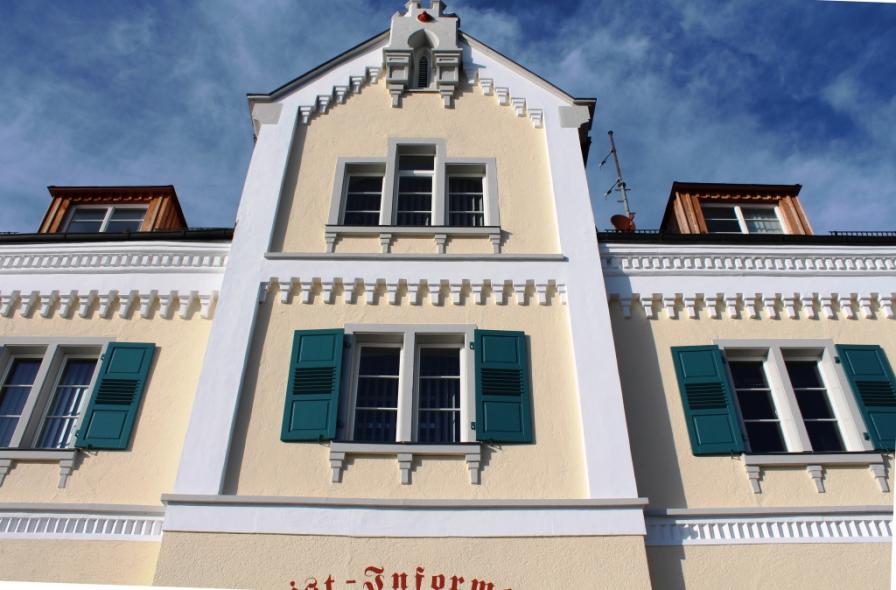 Ehemaliges Zollhaus mit PaXretro68 aus Lärche in Langenargen