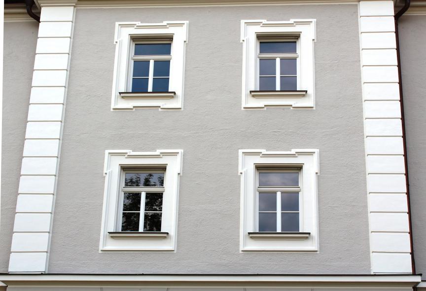 PaXretro68 Fenster aus Lärche für Neoklassizistisches Wohngebäude in Amberg Nahaufnahme