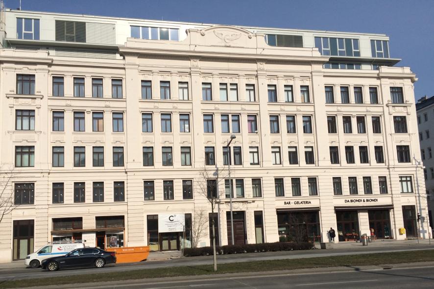 Historismusgebäude in Wien mit PaXpur58 aus Eukalyptus