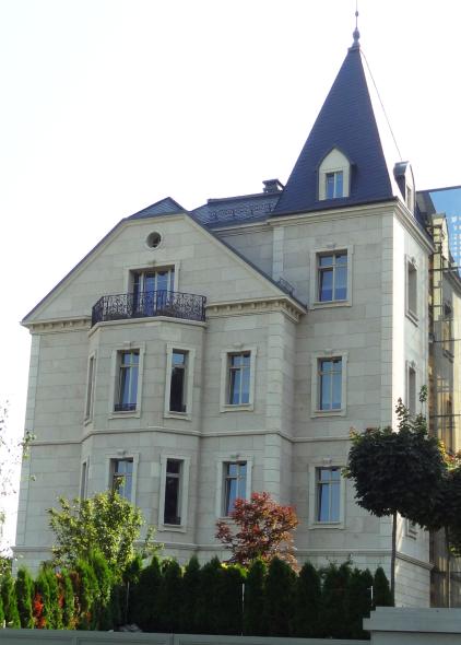 Jahrhundertwende Villa mit PaXretro 58 und 68 aus Eukalyptus in Wien