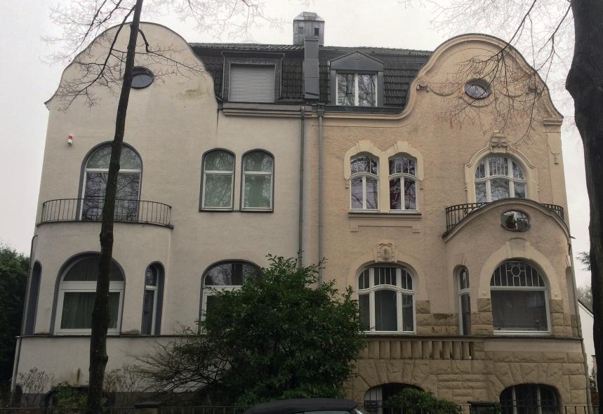 Jahrhundertwendehaus mit PaXcontur68 aus Eukalyptus in Marienborn