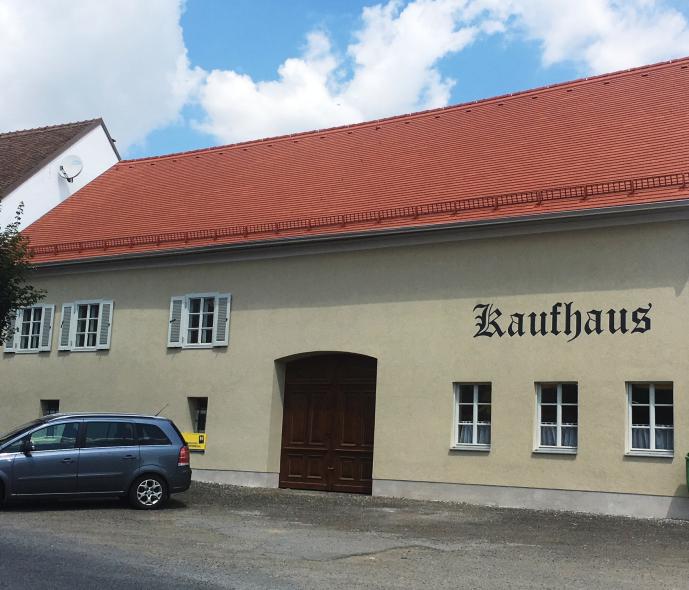 Marktbürgerliches Gebäude aus dem 16. Jhd mit PaXretro58 Fenster aus Kiefer
