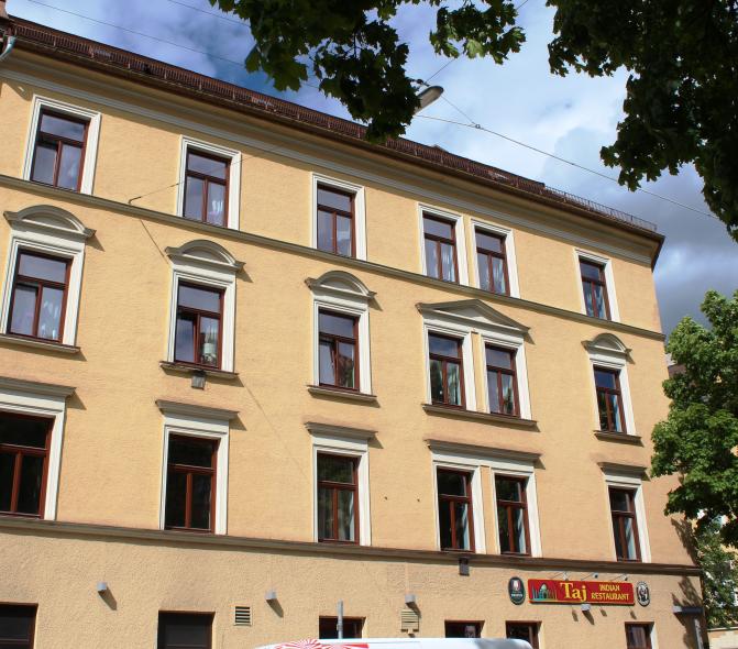 Neorenaissance Eckgebäude mit PaXretro68 aus Kiefer in München