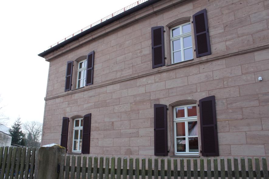 Pfarrhaus von 1847 mit PaXretro68 aus Kiefer in Erlangen