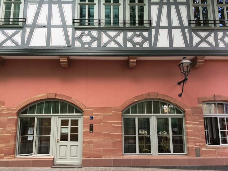 Rekonstruktion Kastenfenster und Haustüren für den Rebstockhof in Frankfurt am Main