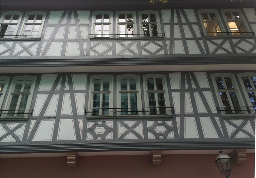 Rekonstruktion Kastenfenster und Haustüren für den Rebstockhof in Frankfurt am Main