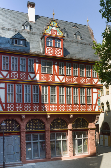 Rekonstruktion Kastenfenster und Türanlagen für die Goldene Waage in Frankfurt am Main