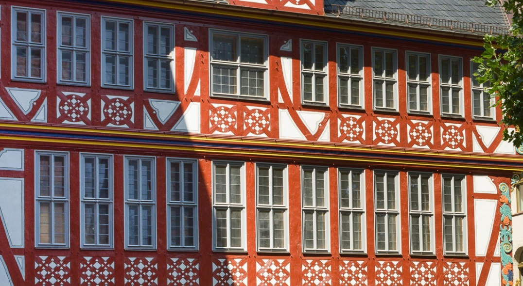 Rekonstruktion Kastenfenster und Türanlagen für die Goldene Waage in Frankfurt am Main