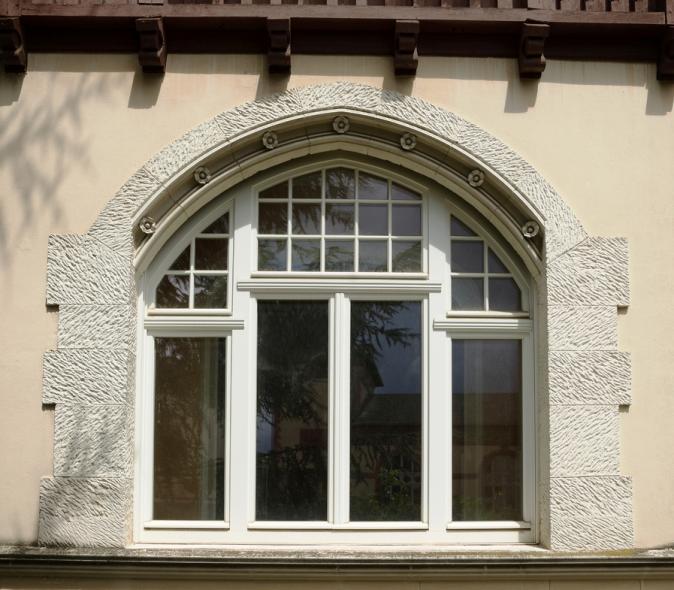 Walmdachvilla von 1902/03 mit PaXretro68 aus Eukalyptus in Wittlich Nahaufnahme