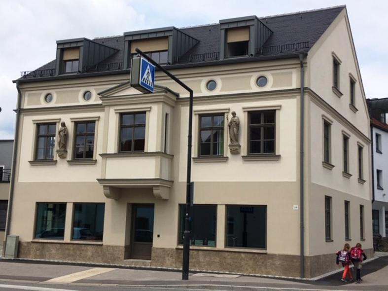 Wohn- und Geschäftshaus um 1857 mit PaXretro58 aus Kiefer in Pfaffenhofen an der Ilm