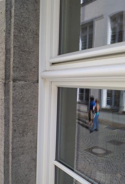 Denkmalfenster PaXretro78 für Weinhandlung En De Canon in Düsseldorf Nahaufnahme