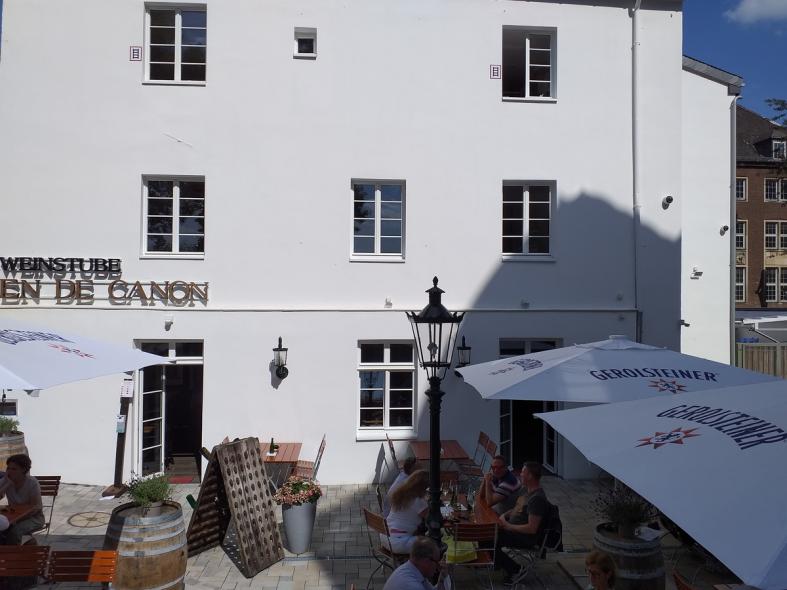 Denkmalfenster PaXretro78 für Weinhandlung En De Canon in Düsseldorf