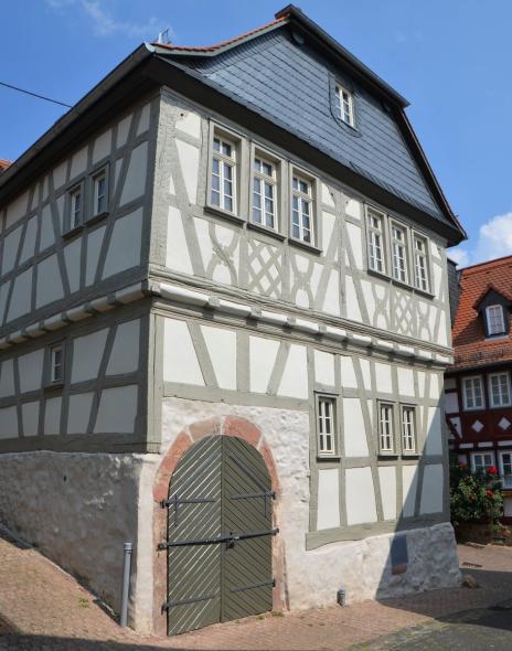 PaXpur58 Fenster aus Kiefer für ein Fachwerkhaus von 1656 in Hofheim