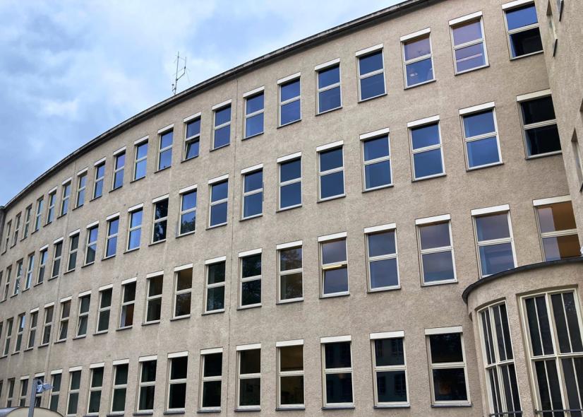 PaXcontur78 aus Kiefer für neoklassizistischen Bau in Berlin