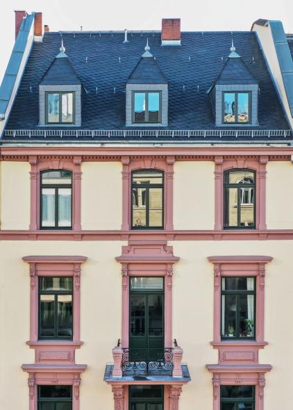 PaXcontur68 aus Eukalyptus für Stadthaus aus der Neorenaissance in Frankfurt am Main