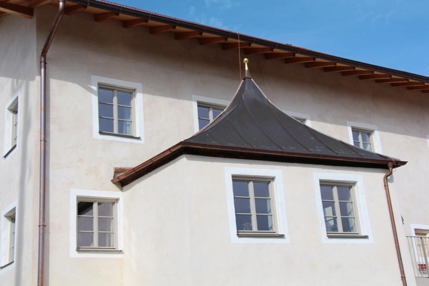 Denkmalfenster PaXretro68 aus Lärche für Gasthof in Tyrlaching