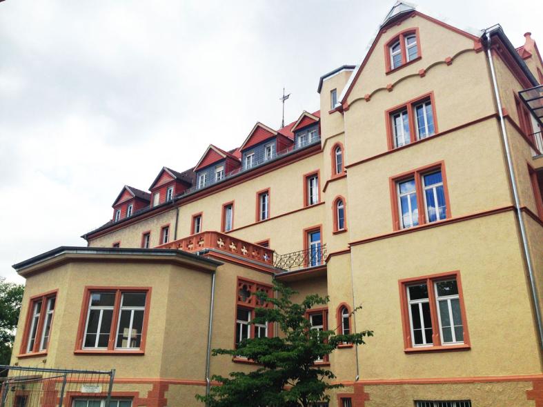 PaXpur58 aus Eukalyptus für neogotisches Feierabendhaus in Darmstadt